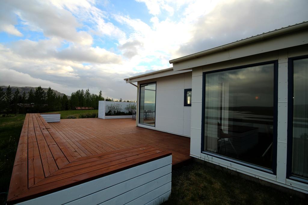 Luxury Villa With River View Laugaras Zewnętrze zdjęcie